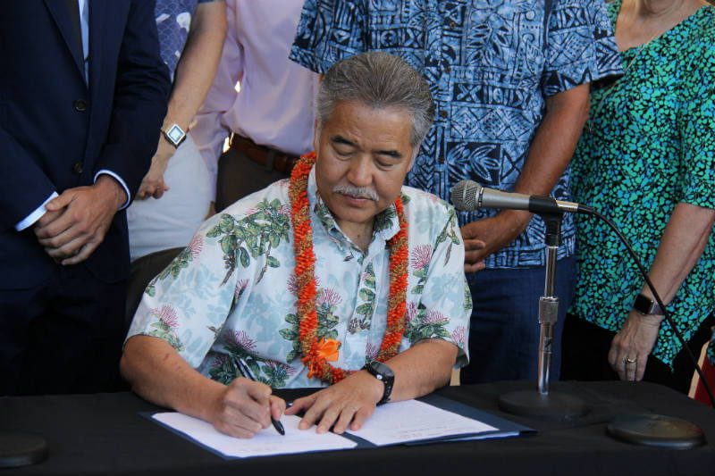 Hawái es el primer estado en promulgar dos proyectos de ley que "apoyan los compromisos y objetivos" del Acuerdo de París.