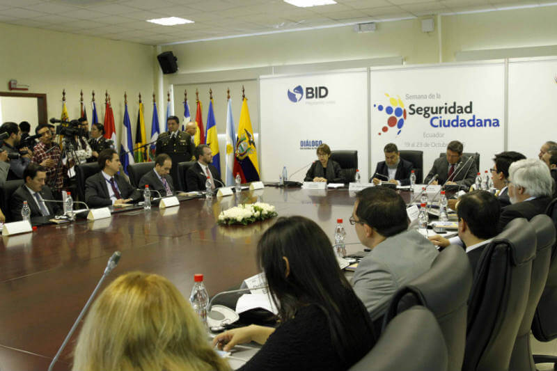 Ministro afirma que el país lidera procesos a nivel latinoamericano y mundial y que están dispuestos a conservar sus recursos.