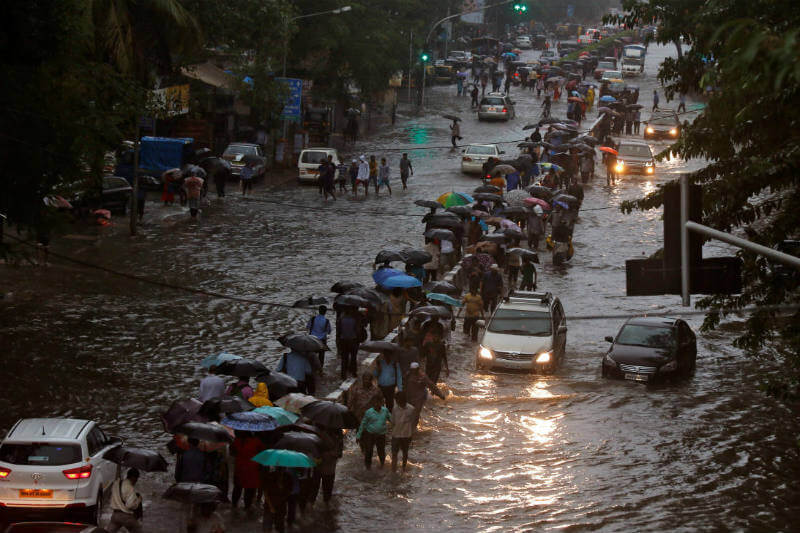 40 millones de personas han sido afectadas por las inundaciones ocasionadas debido a lluvias monzónicas no antes vistas.