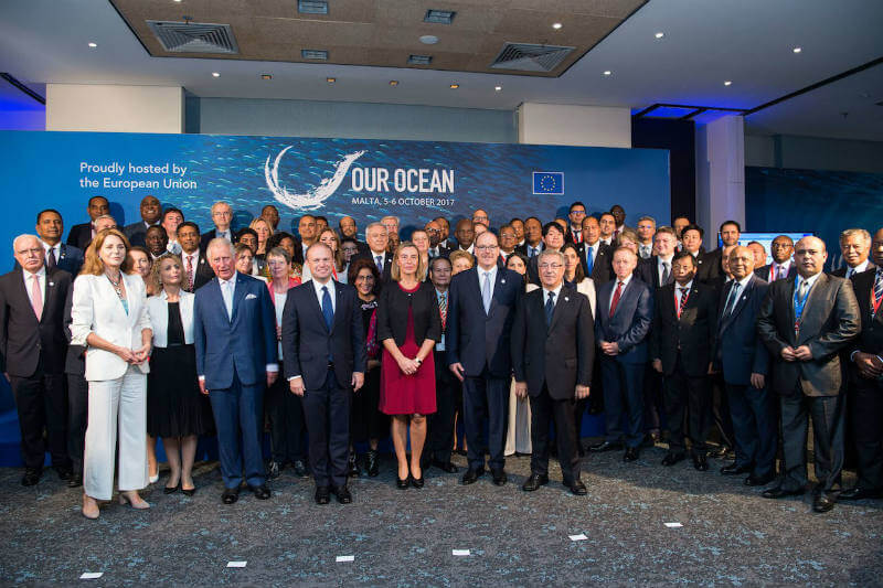 En la conferencia Our Ocean, empresas como PepsiCo, Procter & Gamble y Unilever se comprometieron para reducir la contaminación plástica marina.
