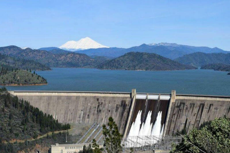El éxito de la energía solar y eólica en California puede que esté reduciendo los ingresos de las represas hidroeléctricas, lo que acorta su vida útil.