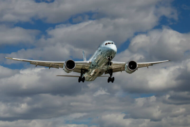 Líneas aéreas están rediseñando sus aviones y creando nuevas aplicaciones para que los pasajeros reserven otro vuelo en caso de cancelación por el clima.