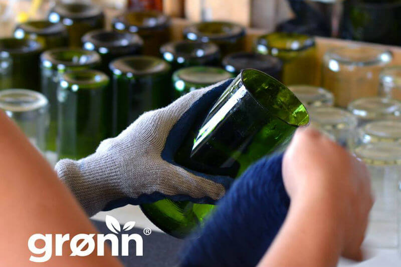 Con sus productos, como botellas de vidrio reutilizadas, la empresa guatemalteca le apuesta a la economía local, consciente y ecoamigable.