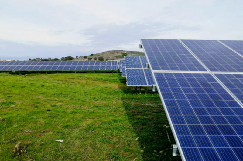 Producción fotovoltaica tendrá el 9.4% de participación en la matriz y el gas natural 8.6%, según estimación del Coordinador Eléctrico Nacional.