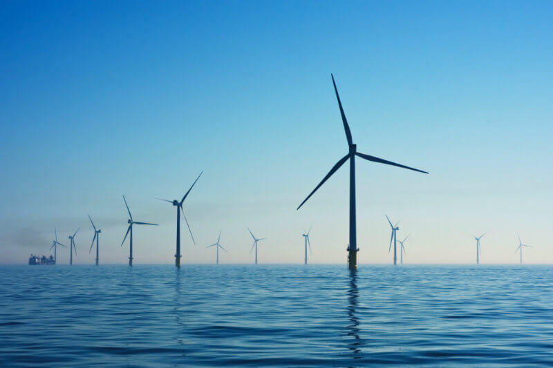 La energía eólica generada desde plataformas costeras de alta mar aumentó un 18% en 2018 en Europa hasta alcanzar los 18,499 megavatios.