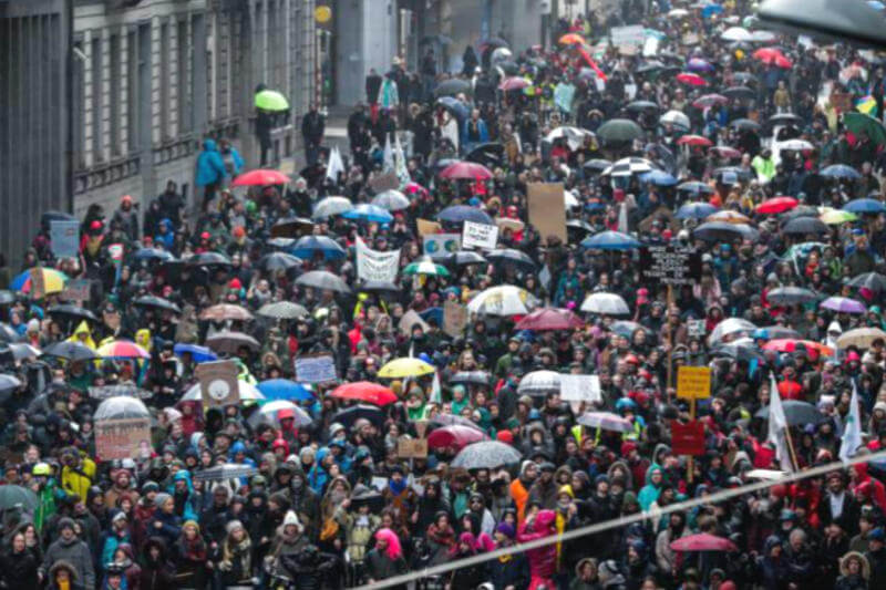 Ciudades europeas fueron escenario de las movilizaciones estudiantiles para exigir a los gobernantes acelerar las medidas para reducir el calentamiento global.