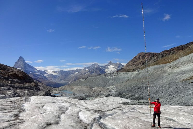 deshielo de los glaciares fue del 2% y alcanzó “niveles récord” este verano debido a las olas de calor que sufrió Europa.