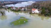 Estudio demuestra que la cantidad de personas amenazadas por las inundaciones se debe a que la tierra es varios pies más baja que lo que se había calculado.