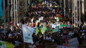 Protestas que paralizaron los centros de las ciudades: armados con advertencias de científicos, personas de todo el mundo arrastraron la emergencia climática.