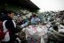 Aunque se mantenía la prohibición de importar basura, se flexibilizó la entrada de residuos que sean reciclados o recuperados para otros usos.