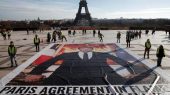 Activistas en París exigen acción climática