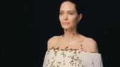 Angelina Jolie se cubre de abejas para crear consciencia