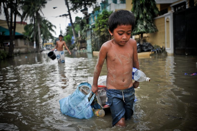 Los niños de ahora enfrentarán más desastres climáticos que sus abuelos.