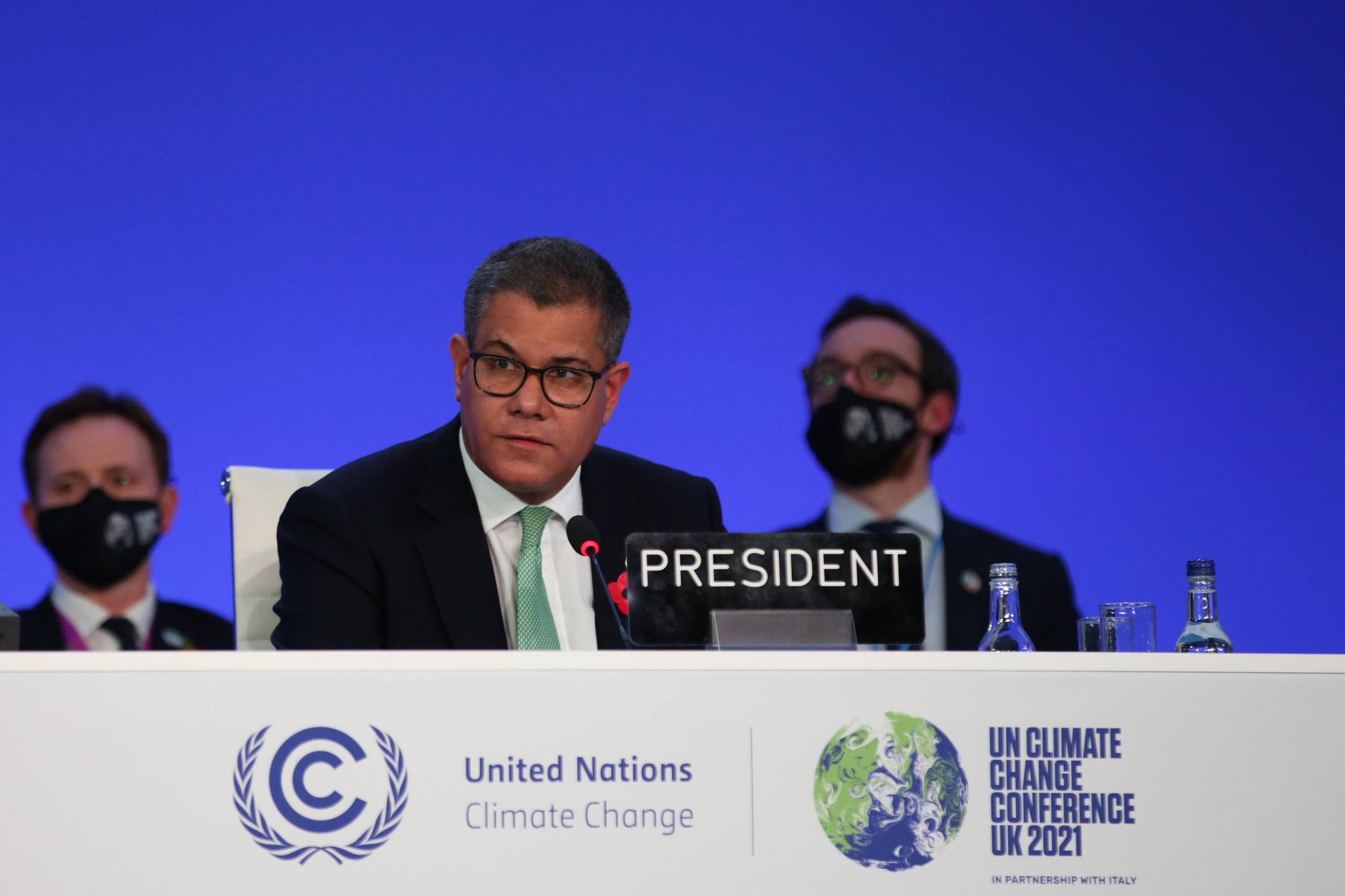 El presidente de la COP26, Alok Sharma, comentando respecto al acuerdo final. - Foto UNclimatechange/Flickr