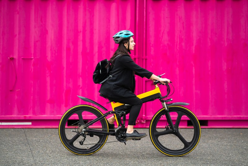 Las bicicletas eléctricas convienen más que los vehículos eléctricos, según estudio.