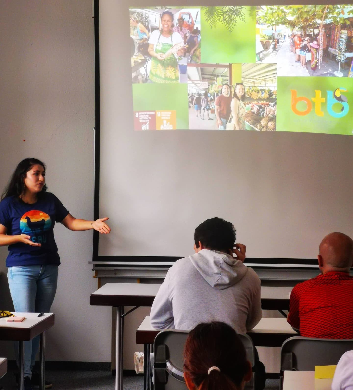 Bárbara es voluntaria en One Young World, donde da clases a jóvenes sobre educación ambiental. - Foto Bárbara Beltrán
