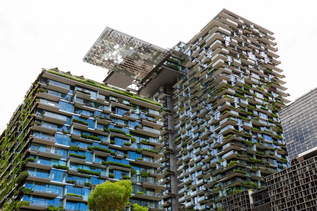 Edificios verdes en la ciudad - Foto imamember/Gettyimages