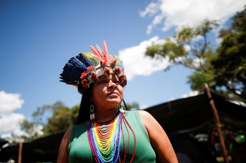 Sonia Guajajara es una activista indígena de brasil que ha sido reconocida entre las personas más influyentes del año.