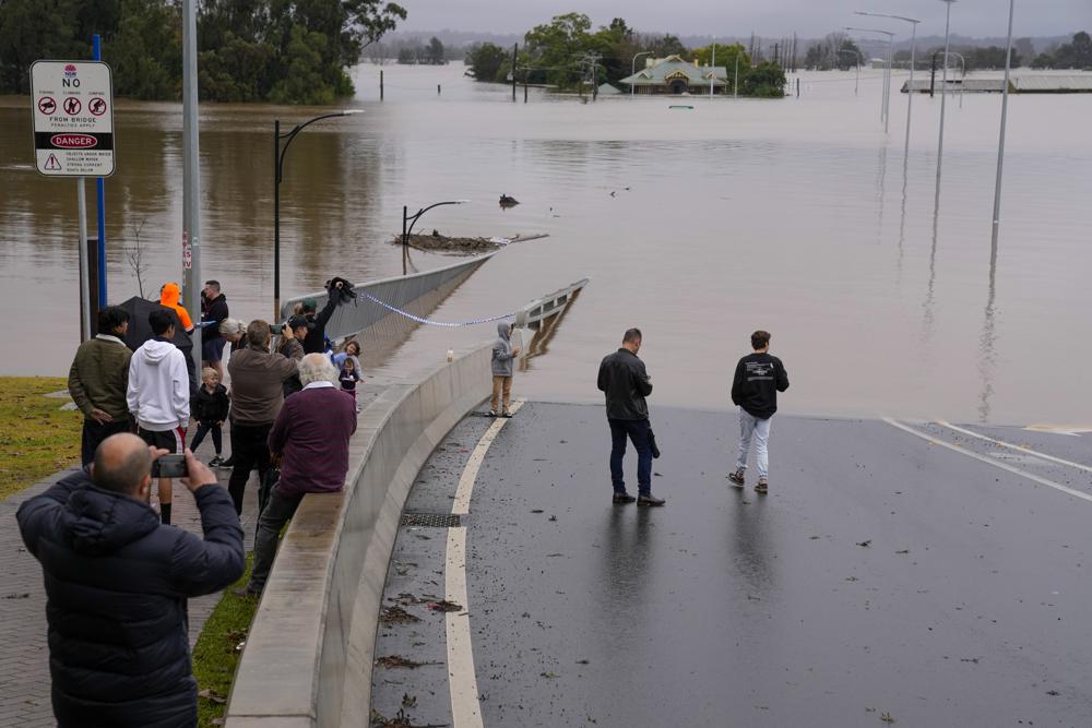 Calles y vecindarios completamente inundados en Sidney, Australia. - Foto Mark Baker/AP