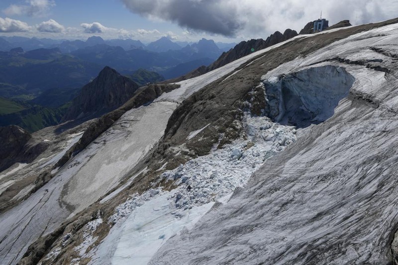 Los glaciares se están desprendiendo mientras más letales son las olas de calor.