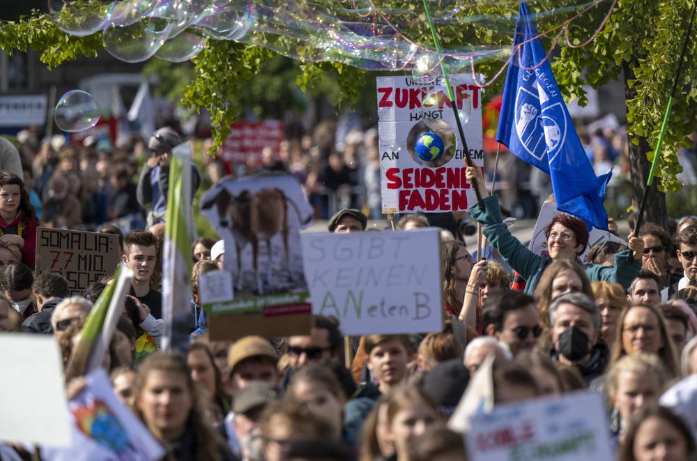 Huelga climática en Berlín, Alemania. - Foto Monika Skolimowska/dpa/AP