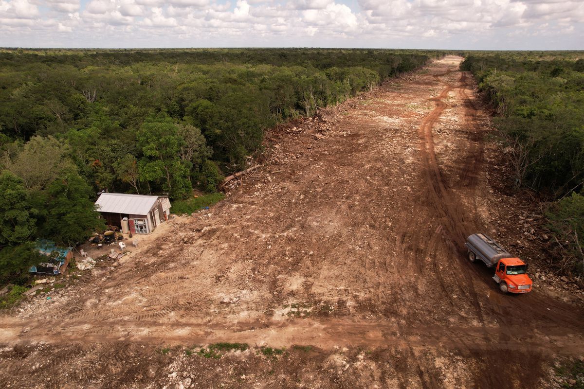 Franja deforestada que atraviesa el sector de Solidaridad, Quintana Roo. - Foto Jose Luis Gonzalez/Reuters 