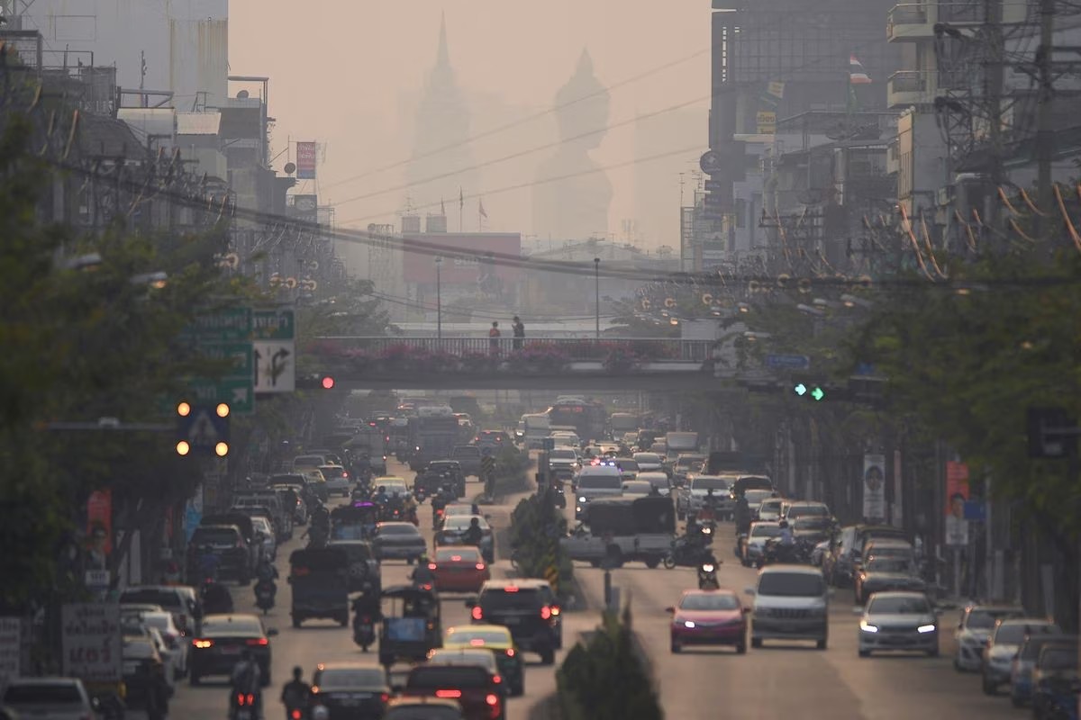 Ciudad de Bangkok con exceso de contaminación del aire. - Foto Chalinee Thirasupa/Reuters