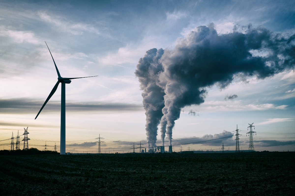 A pesar de que las energías renovables aumentaron en el mundo, no compensan el aumento de emisiones por combustibles fósiles. - Foto acilo/Gettyimages