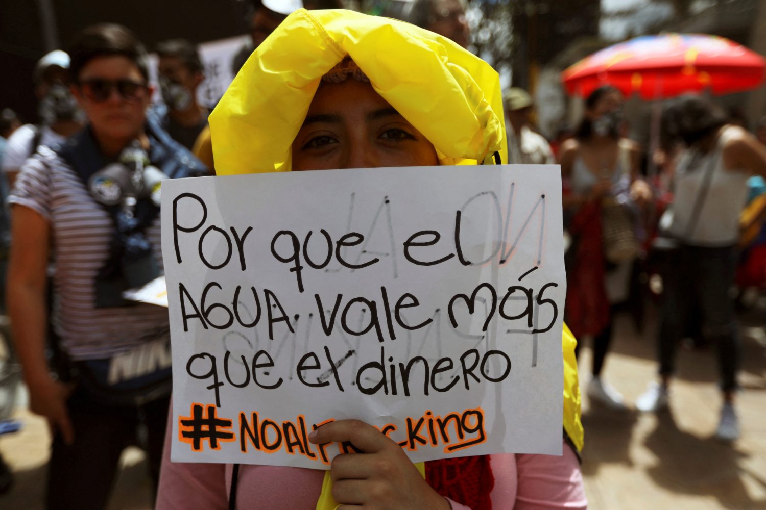 Protestas de colombianos contra proyectos de Fracking. - Foto Luisa Gonzalez/Reuters