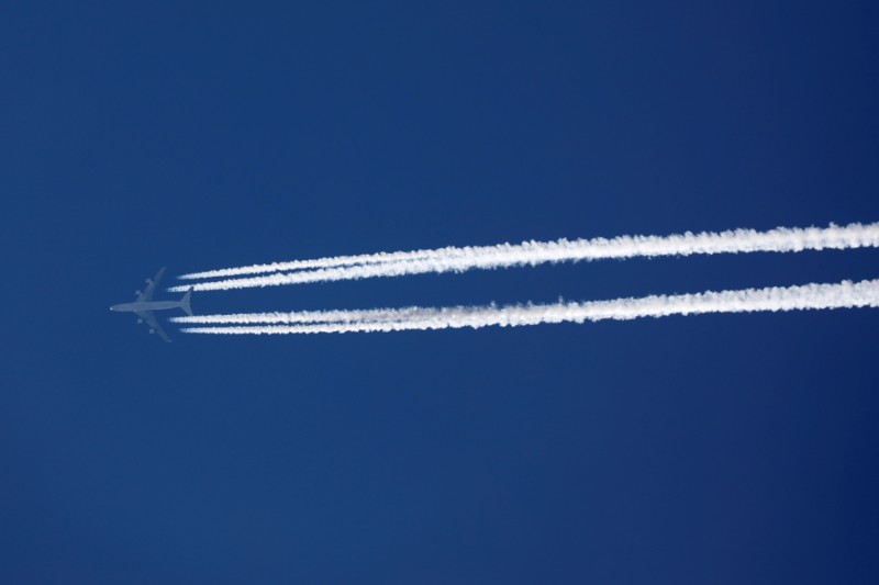 Los aviones contaminan de distintas formas.