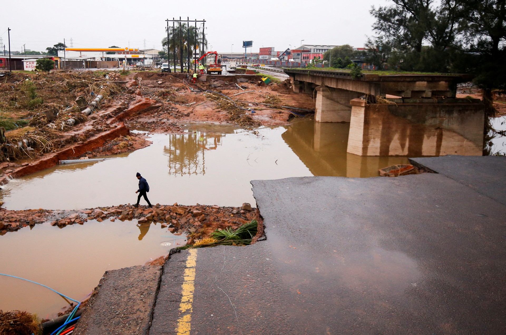Carreteras dañadas en Sudáfrica por inundaciones en 2022. - Rogan Ward/Reuters