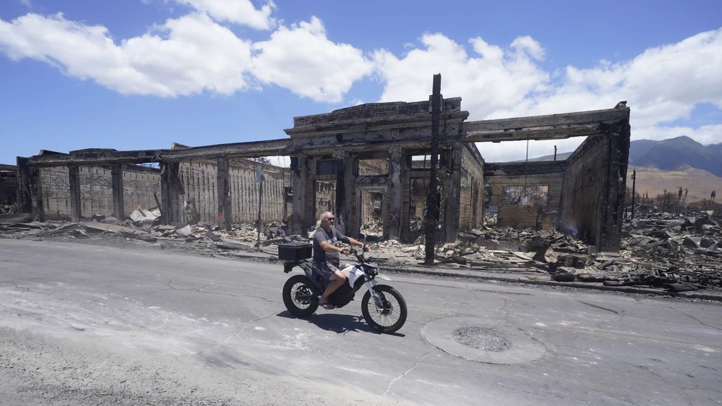Calles de Lahaina, Hawái destruidas. - Foto Rick Bowmer/AP