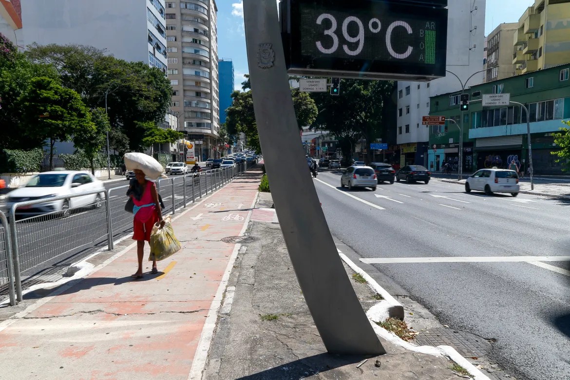 Las calles en Sao Paulo se mantenían a 39°C. - Foto Miguel Schincaroil/AFP