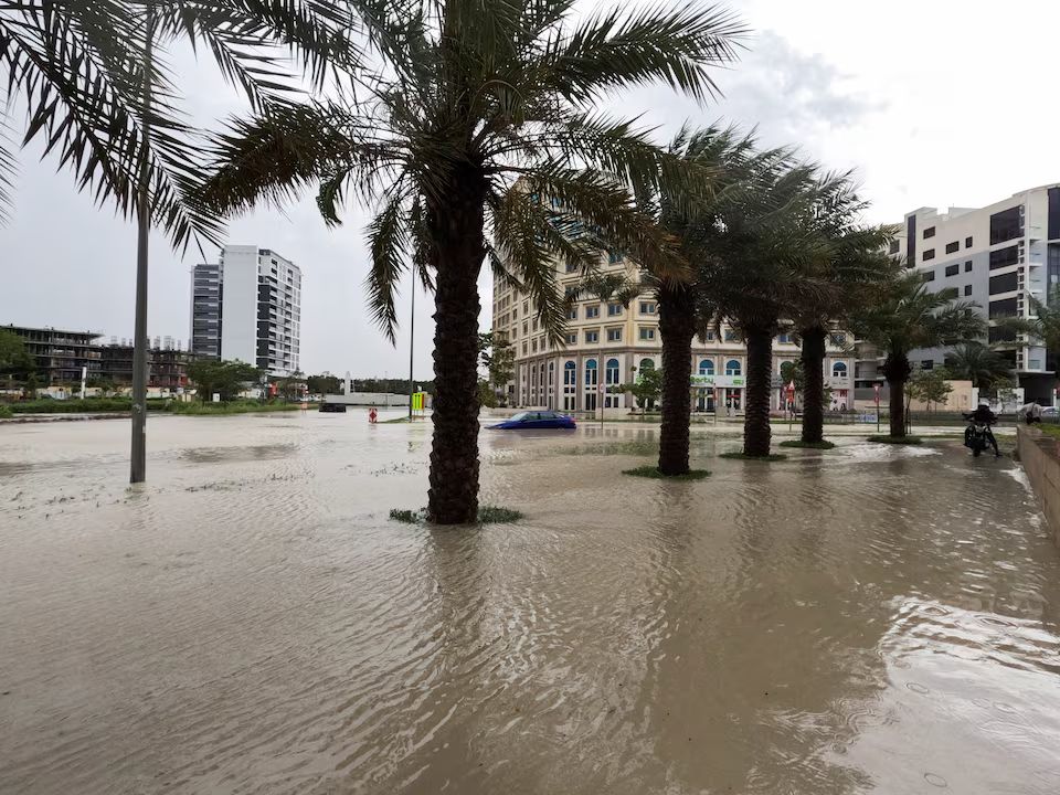Fuertes lluvias afectaron incluso en zonas turísticas de la ciudad de Dubai. - Abdel Hadi Ramahi/Reuters