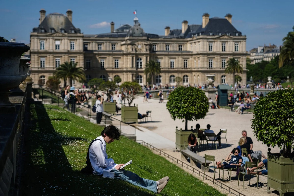 París ha implementado más áreas verdes y accesibilidad para peatones de la ciudad. Foto: Dimitar Dilkoff/AP