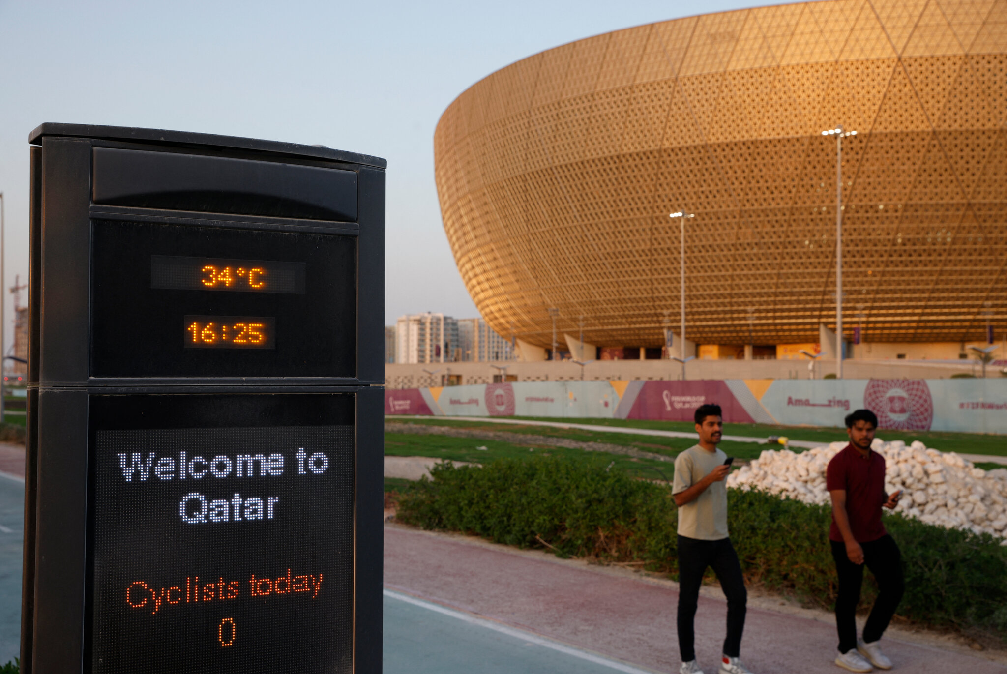 El calor extremo estuvo presente en Qatar durante la Copa Mundial en 2022, afectando a deportistas y audiencia. - Foto John Sibley/Reuters