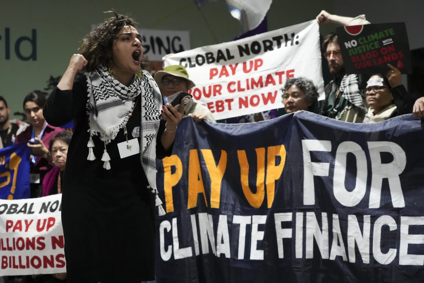 La financiación que concluyeron en la COP29 no es suficiente para una recuperación y adaptación justa de los países vulnerables al cambio climático. - Foto Sergei Grits/AP