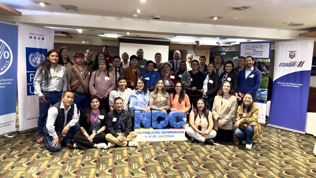 Equipo de sociedad civil y expertos de Ecuador durante la presentación de los nuevos NDC's en febrero. - Foto Ministerio de Ambiente de Ecuador