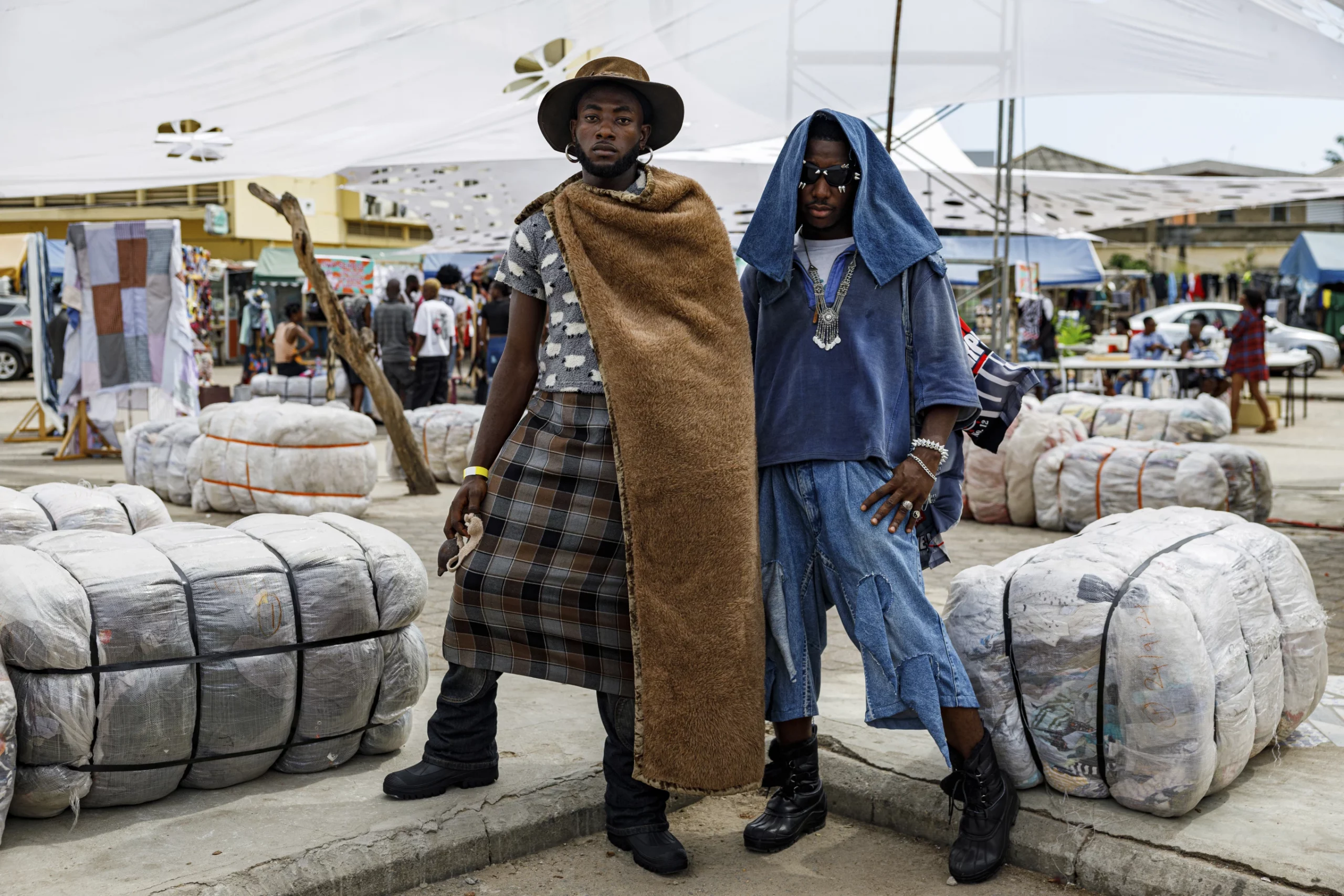 Se han creado movimientos en la moda que promueven el upcycling en Accra, Ghana. - Foto Misper Apawu/AP
