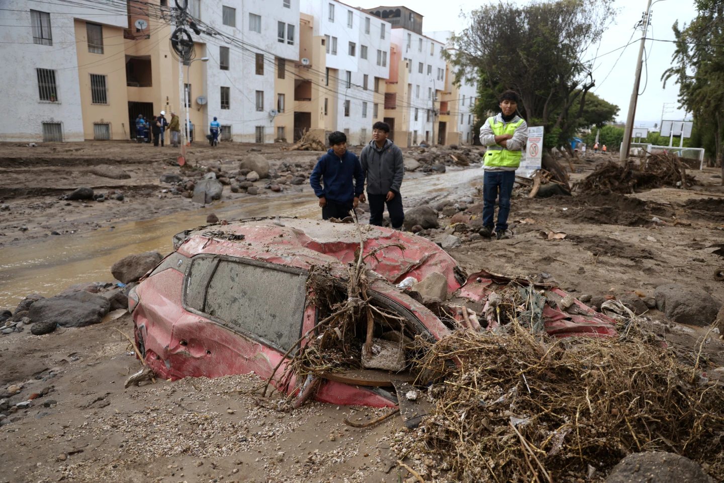 Otros países enfrentan lluvias torrenciales e inundaciones debido a su ubicación geográfica y la influencia de El Niño. - Foto Jose Sotomayor/AP en Perú. 