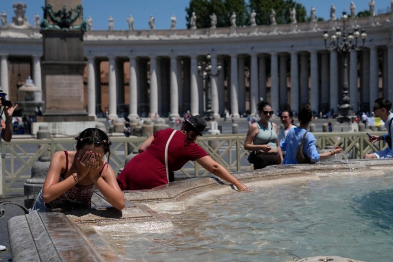 Cada vez hay más día de calor - Foto Alessandra Tarantino/AP